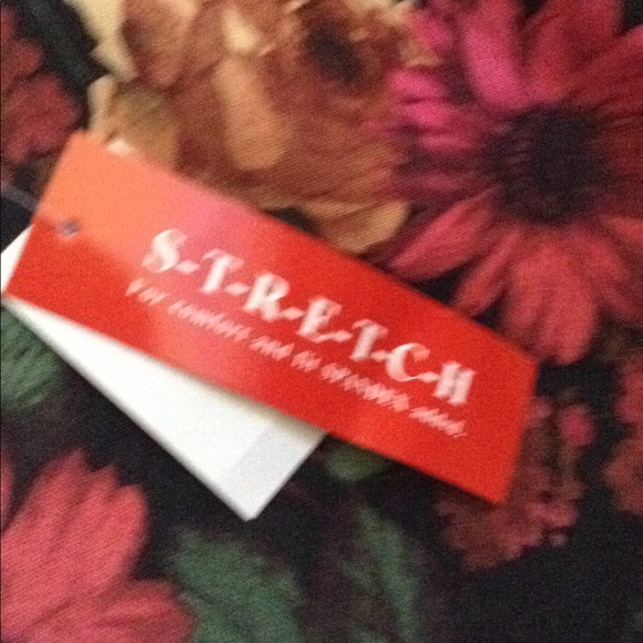 Nwt CATHY petiteFLORAL print 3/4 SLV TOP BLING - Picture 6 of 8